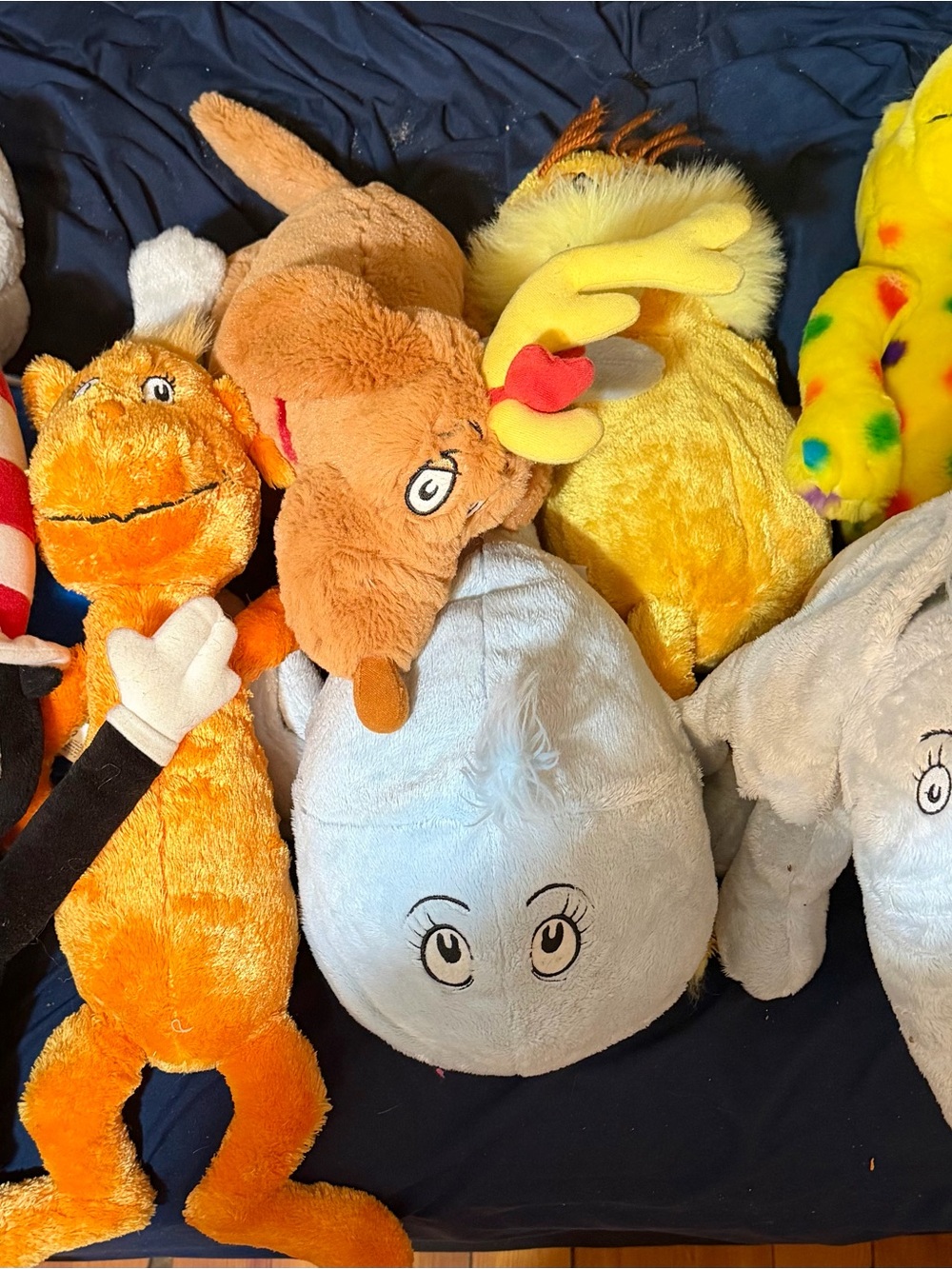 Set of 8 vintage early 2000s nostalgic Dr. Suess Plushes